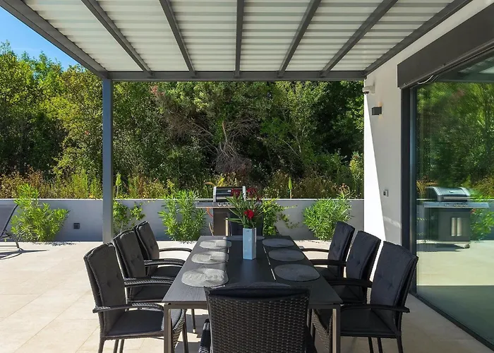 Vakantiehuis Sunshine Tea Pula