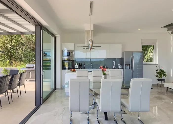 Sunshine Tea 펜션 풀라